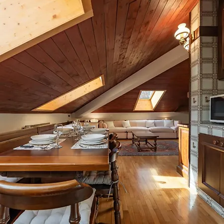 Alpine Attic - 5 Min Walk To Lift Апартаменты *