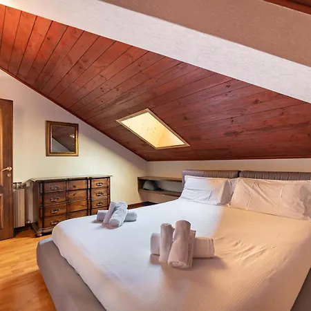 Alpine Attic - 5 Min Walk To Lift Апартаменты *