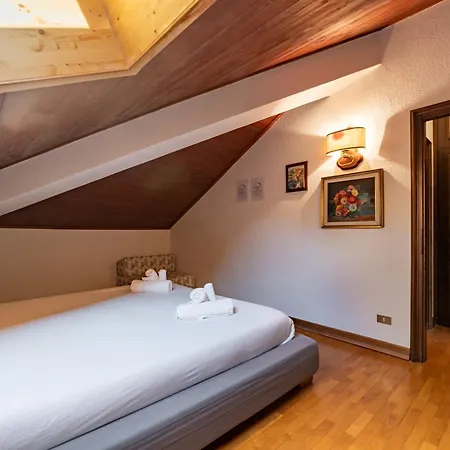 Апартаменты Alpine Attic - 5 Min Walk To Lift Априка