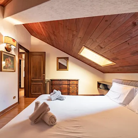 Апартаменты Alpine Attic - 5 Min Walk To Lift Априка